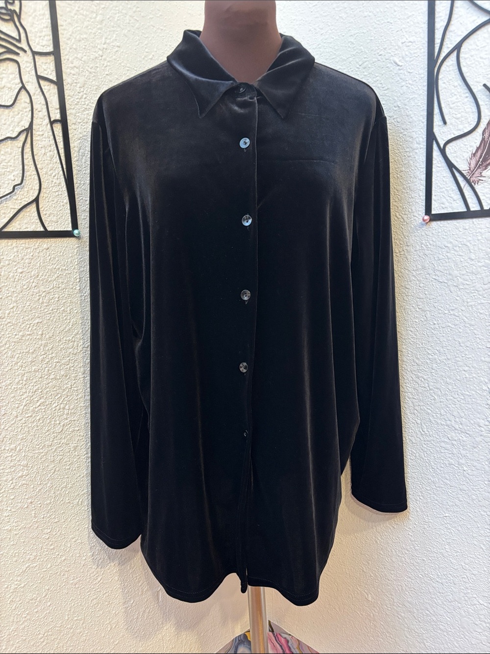 Vintage 1990’s Kathie Lee Collection Black Velvet Button-Front Blouse. Size 1X